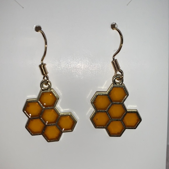 Oh Honeycomb look at these Hand Crafted Pierced Dangly Earrings - Picture 9 of 12